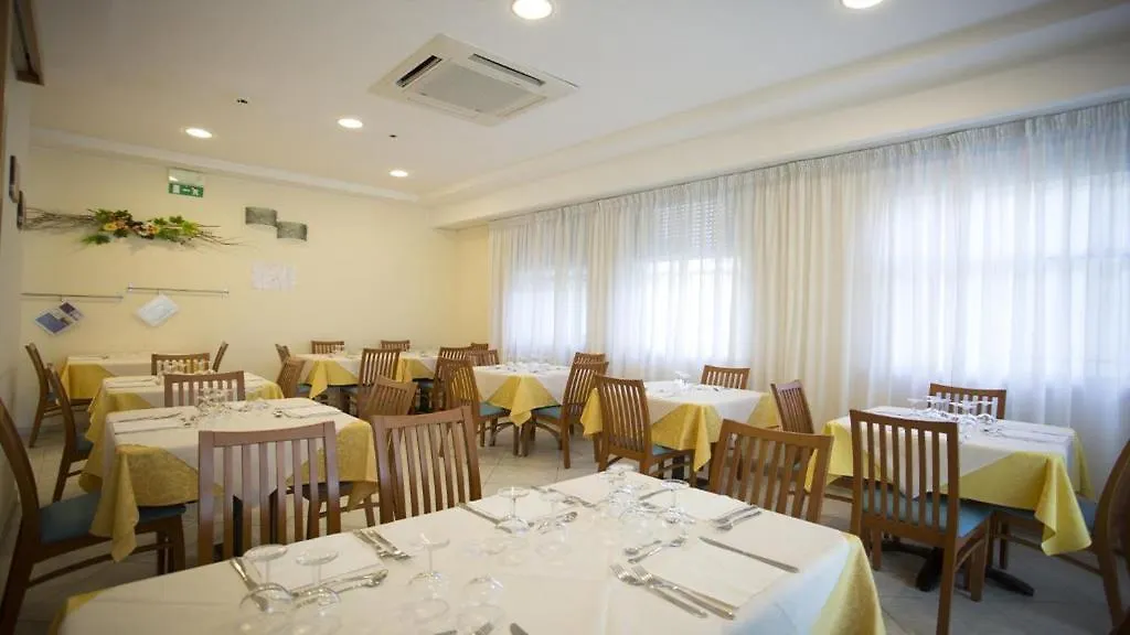 Hotel Savana Rimini 3*,  Olaszország