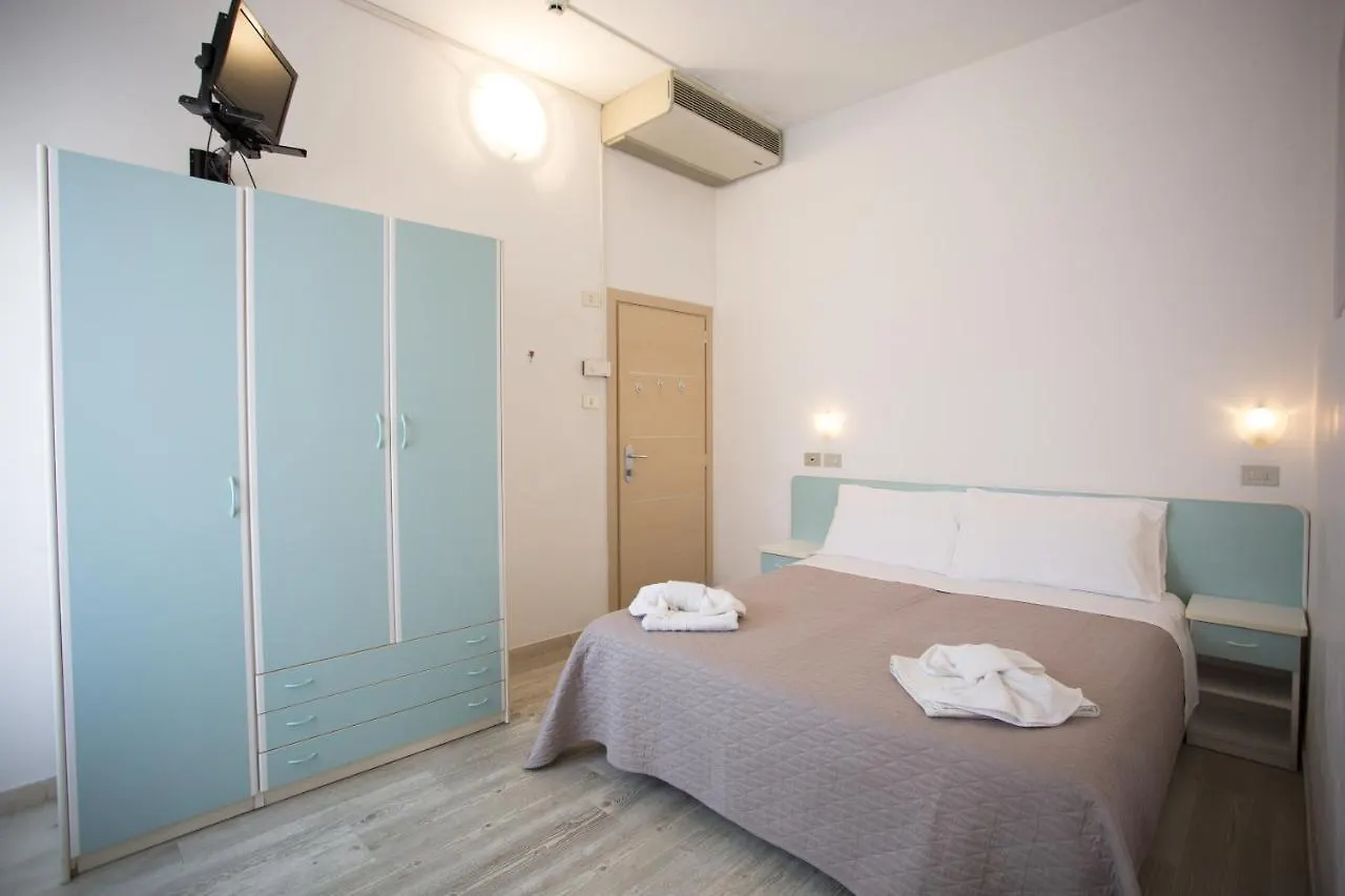 Hotel Savana Rímini 3*,  Italia